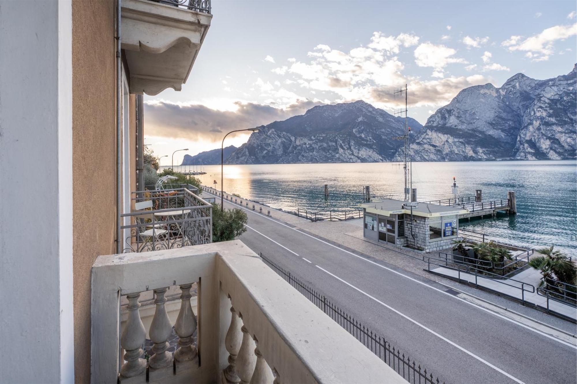 Lake Sensation - Garda Lake View 토르볼레 외부 사진